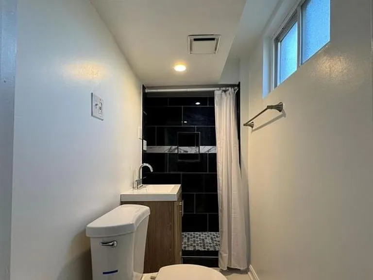 131 Casmar St SE — Photo 20