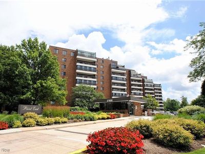 27500 Cedar Rd APT 201, Beachwood, OH, 44122
