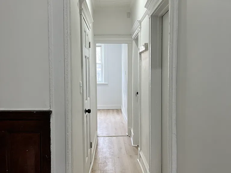 1098 Park Pl — Photo 3