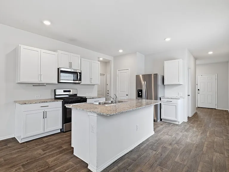 4023 Basil Mdw — Photo 5