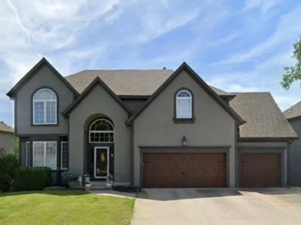 5929 NE Hidden Valley Dr, Lees Summit, MO 64064