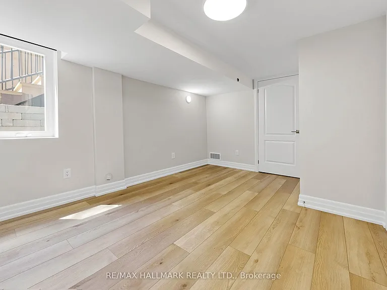 87 Fallingbrook Rd — Photo 30