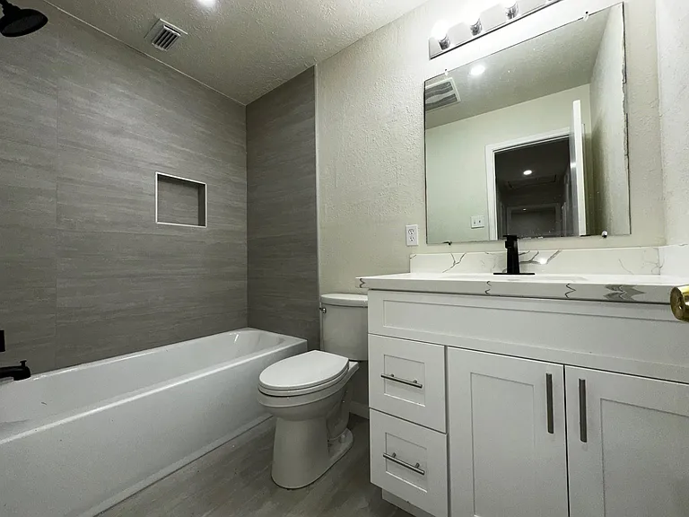 12815 Segrest Dr — Photo 14