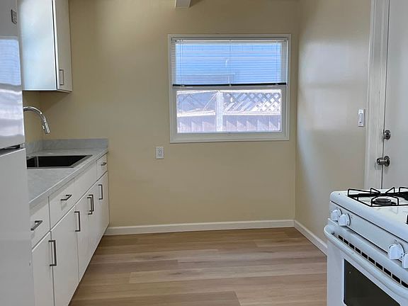4th image of 589 Manzanita Ave