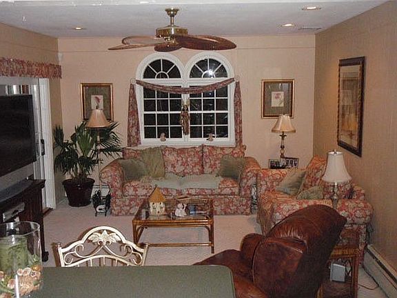 Family Room 13 x 19