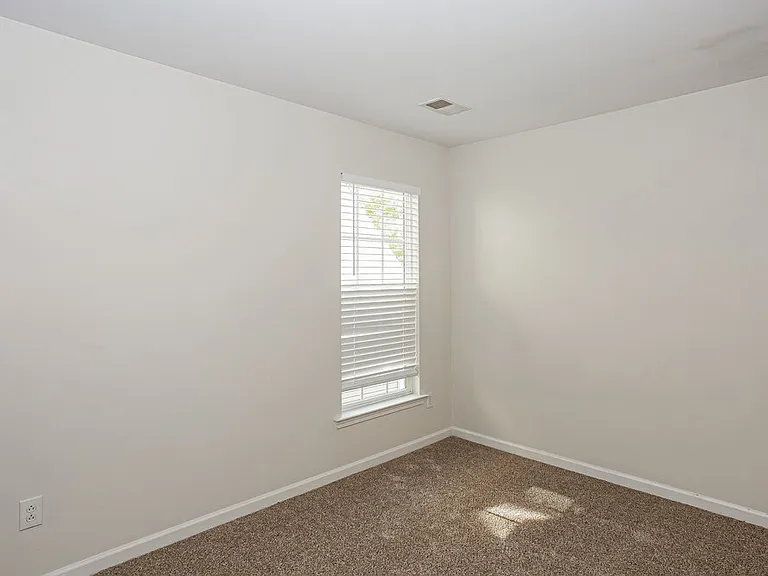 11240 Cypress View Dr — Photo 15