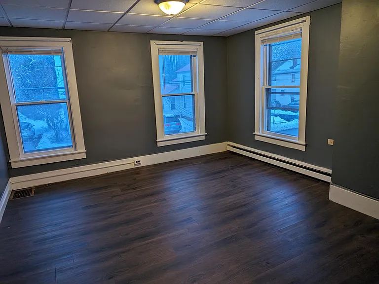 31 Eaton St #3 — Photo 3