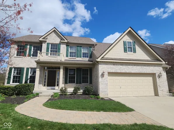 3607 Mossy Rock Dr, Zionsville, IN 46077