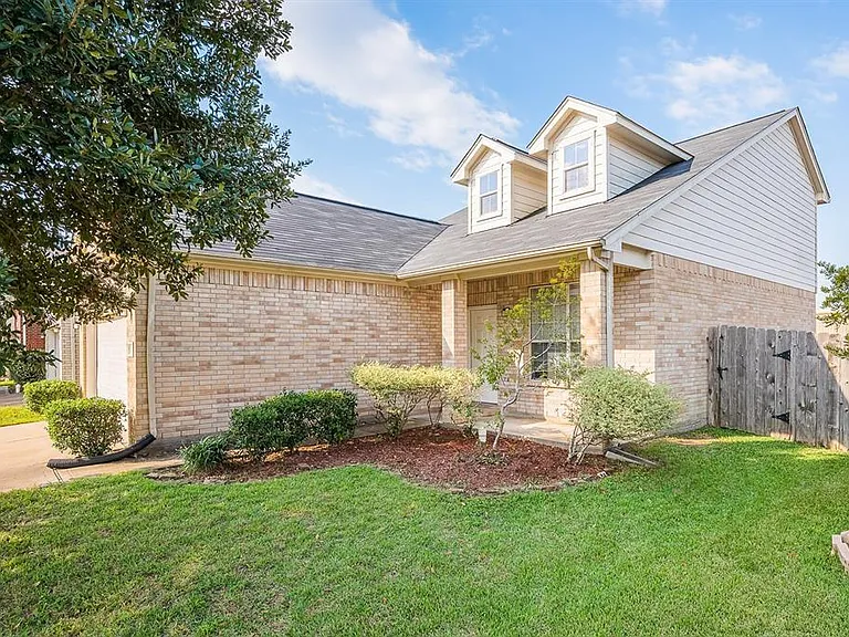 16310 Bandicoot Dr — Photo 2