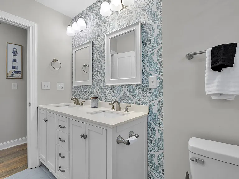 510 Center Dr E — Photo 12