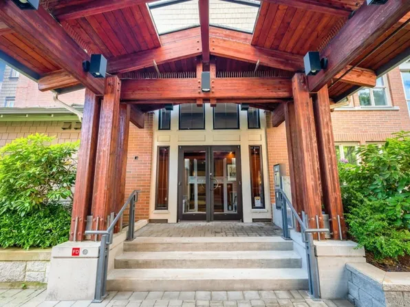 4655 Valley Dr #1211, Vancouver, BC V6J 5L6