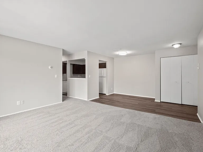Chalet Villa Lakefront Community — Photo 24