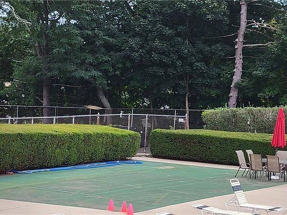 3rd image of 2675 Park Ave Unit 9