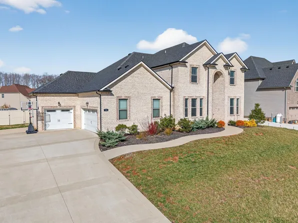 308 Young Ln, Pleasant View, TN 37146