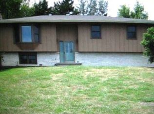 11 Perry Dr, Manhattan, KS 66502