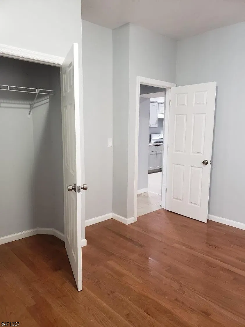 3 bed, 1.0 bath, $2,000 — Photo 4