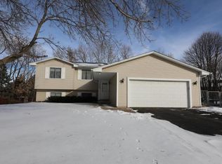 1369 Rice Creek Trail Ct, Shoreview, MN 55126