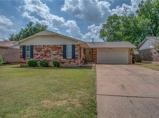 907 Craig Dr, Moore, OK 73160