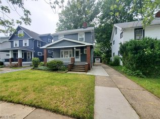 936 Nela View Rd, Cleveland, OH 44112