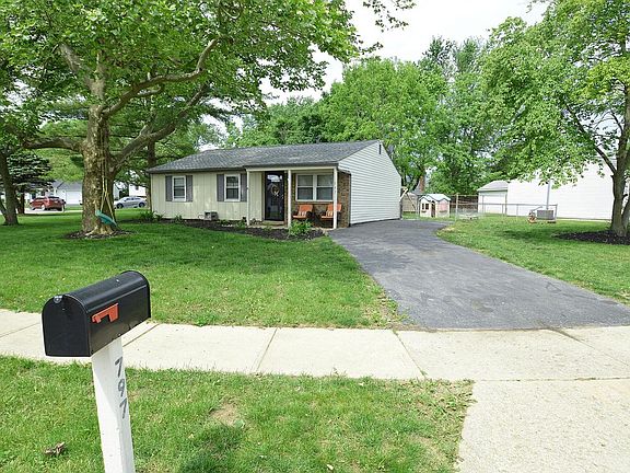 3rd image of 797 Celine Ct