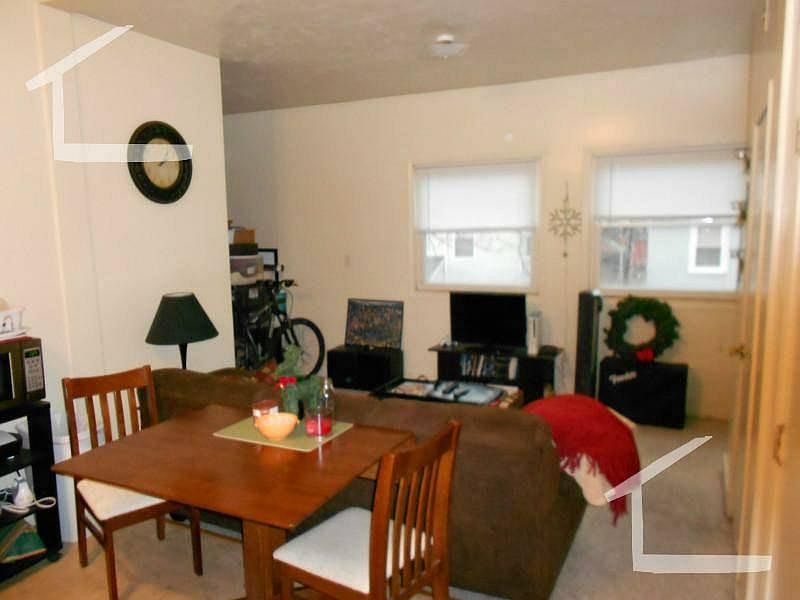 2nd image of 14 Ashford St #_04