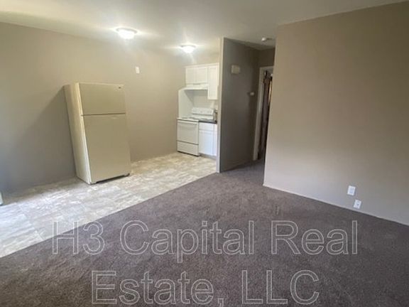 3rd image of 2829 Warren Ave Unit 4