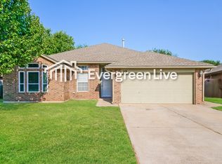 516 Eastridge Dr, Yukon, OK 73099