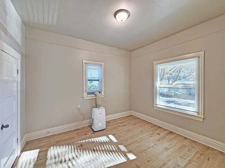 811 V St — Photo 10