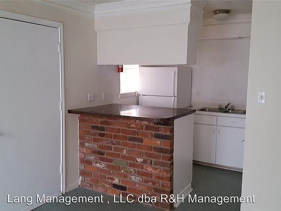 2nd image of 4910 Saxon Dr APT 05
