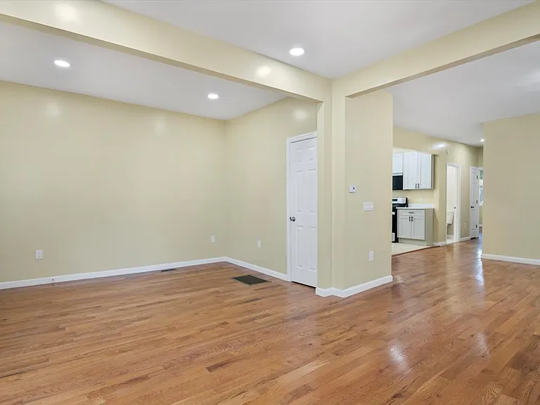 118 Lehigh Ave #1 — Photo 10
