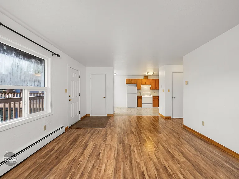 2326 Cordova St #17 — Photo 8
