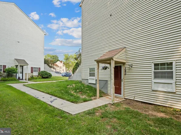 120 Azalea Ct #28-1, Upper Marlboro, MD 20774