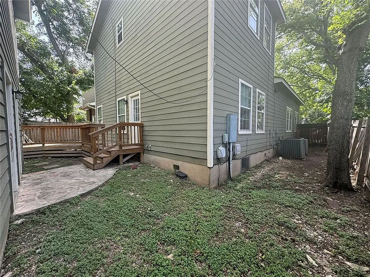 Building Photo - 5405 Evans Ave #A