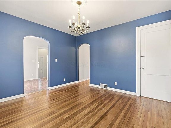4th image of 309 W Walnut St