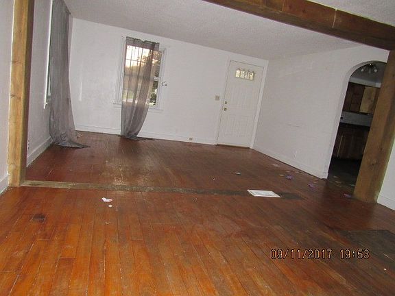 5th image of 168 Jefferson Ave