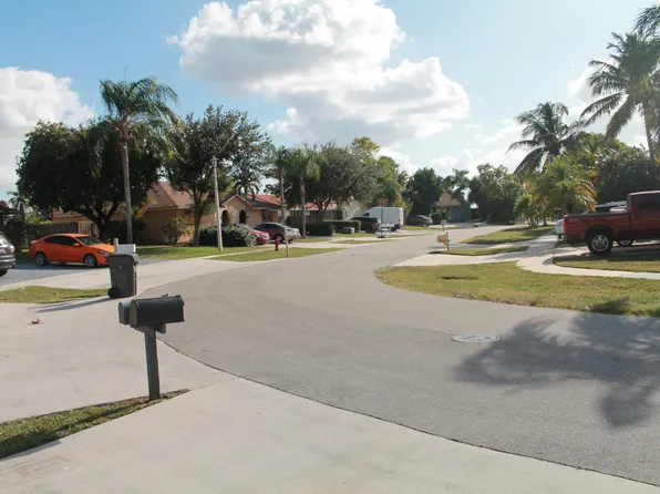 1384-1386 Riverside Circle, Wellington, FL 33414