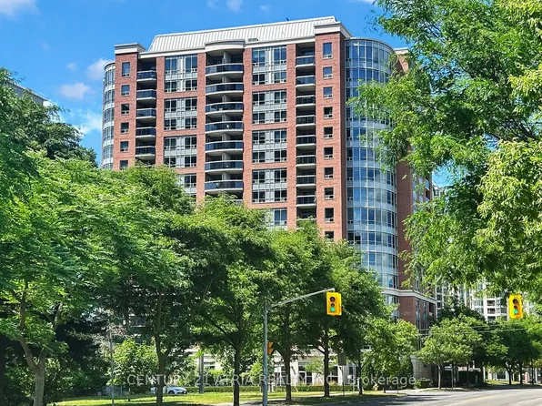 8 McKee Ave #802, Toronto, ON M2N 7E5