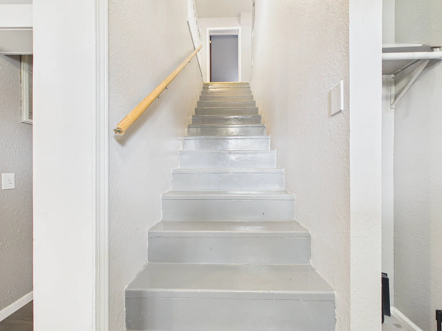 6 bed, 1743 sqft, $2,100 — Photo 4