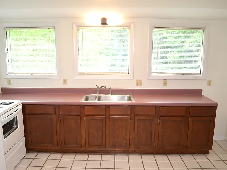 19 E Clearview Dr #A — Photo 9