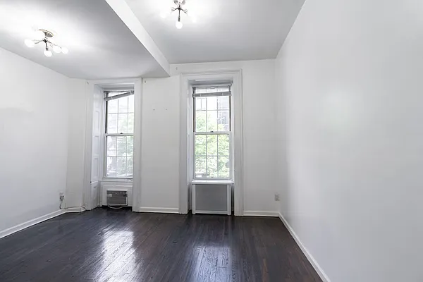 Rented by Avenues Real Estate | media 11