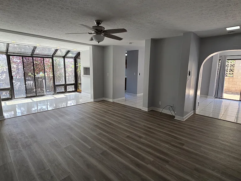 943 11th Ave — Photo 20