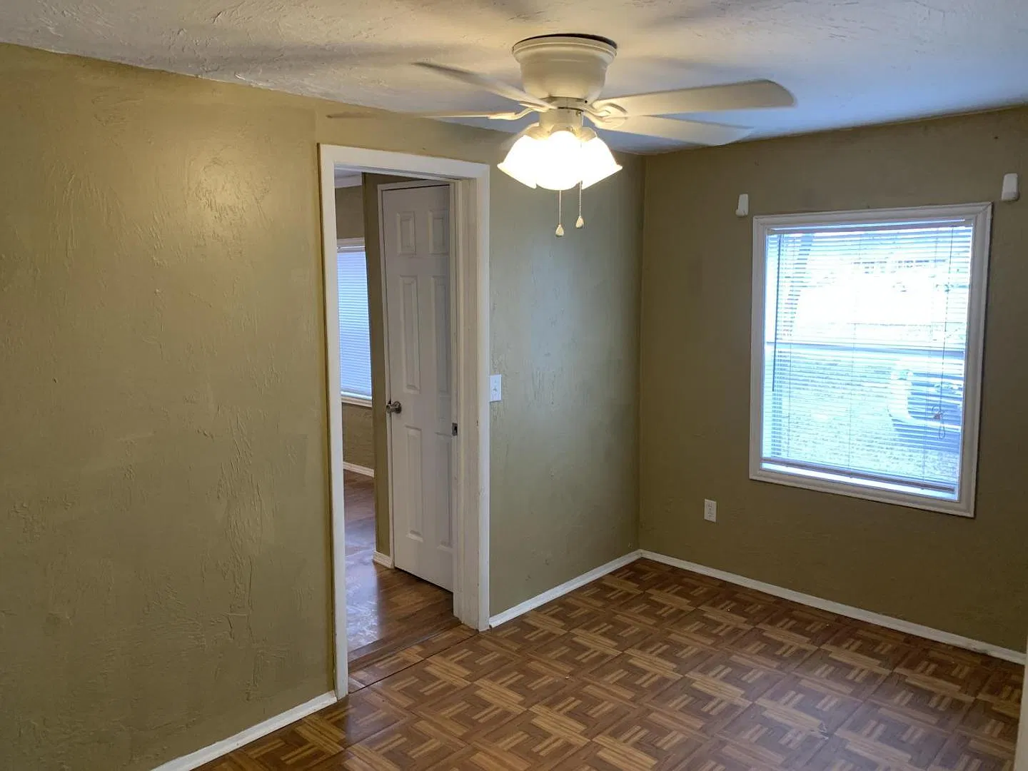 507 E Virginia Ave — Photo 4