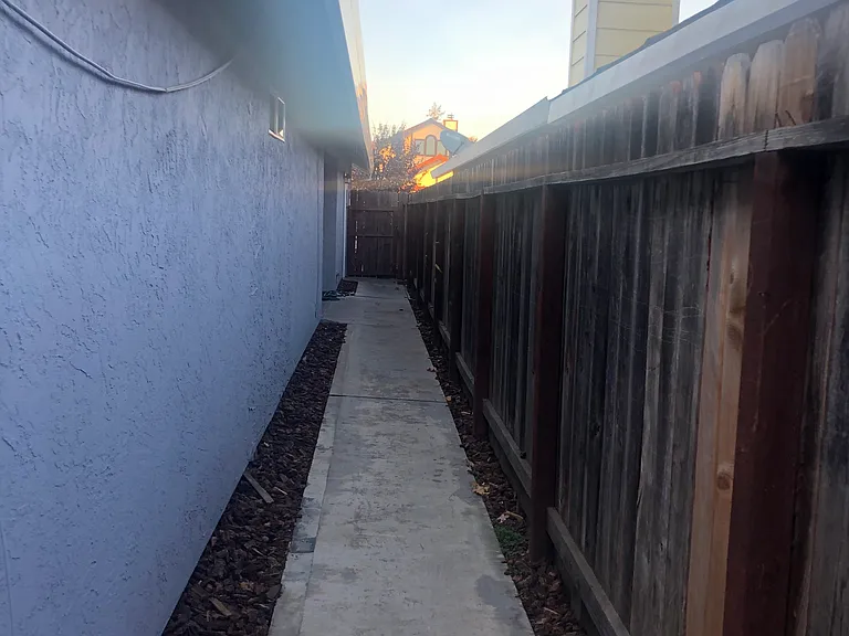 1323 Hidalgo Cir — Photo 23