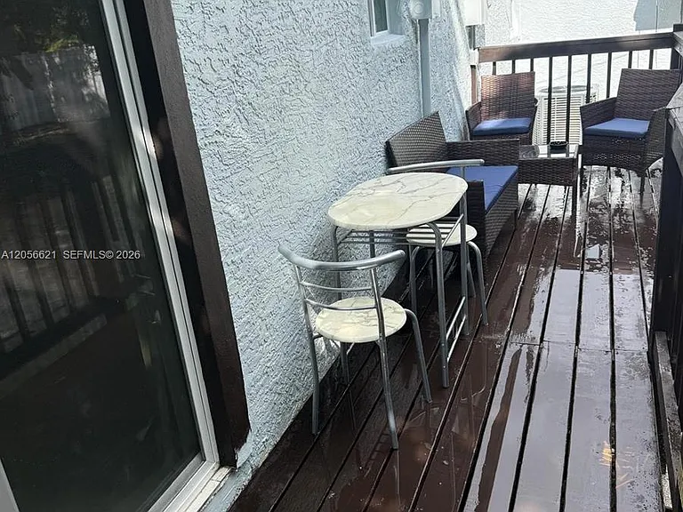 940 NE 155th Ter — Photo 36