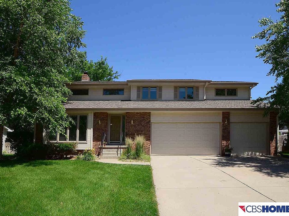 1st image of 15666 Farnam Cir
