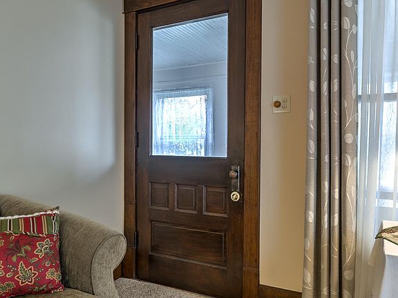 4th image of 3335 Avenue C