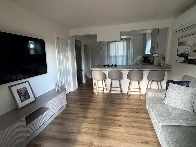 507 E Line St #1 — Photo 1