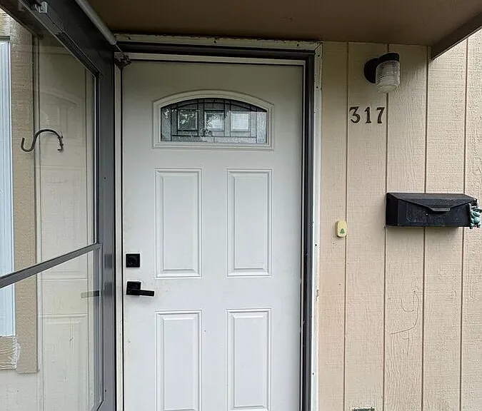 317 Woods Ave — Photo 2