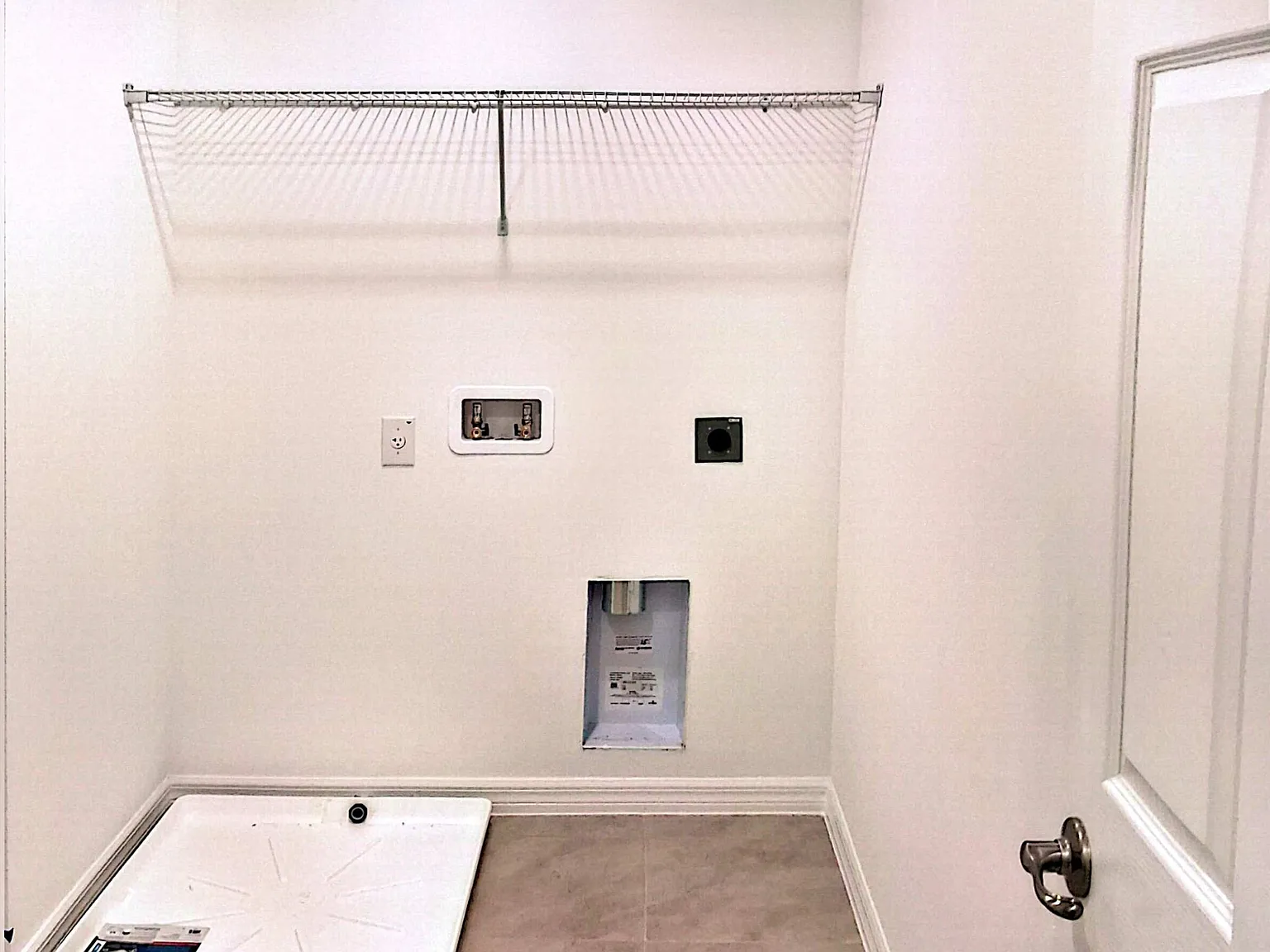 7 bed, 5.5 bath, 4690 sqft, $4,100 — Photo 4