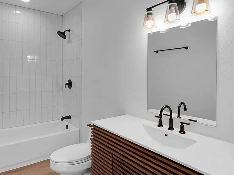 1602 Mitchell Ave — Photo 22